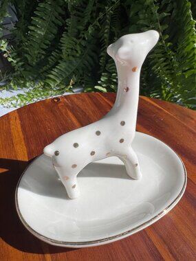 LaCasa Bella Giraffe Jewelry Tray - White Porcelain Ring Holder with Gold Polka